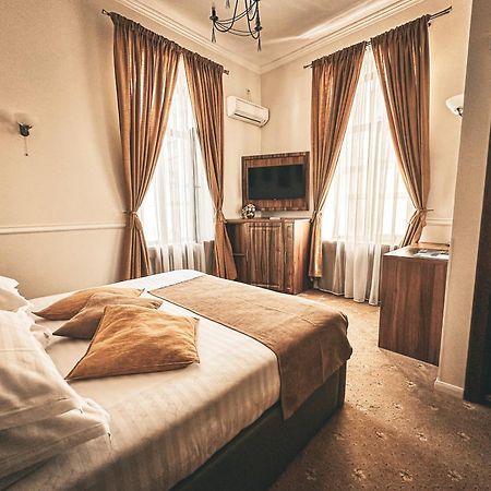 La Strada Boutique Villa Pitesti Bagian luar foto