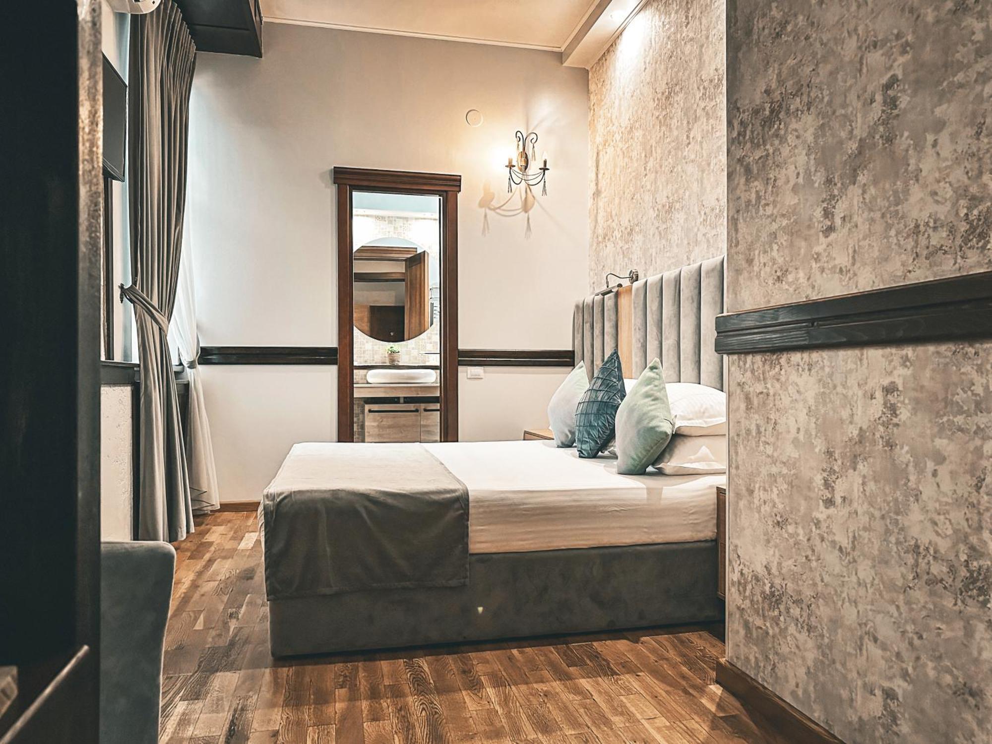 La Strada Boutique Villa Pitesti Bagian luar foto