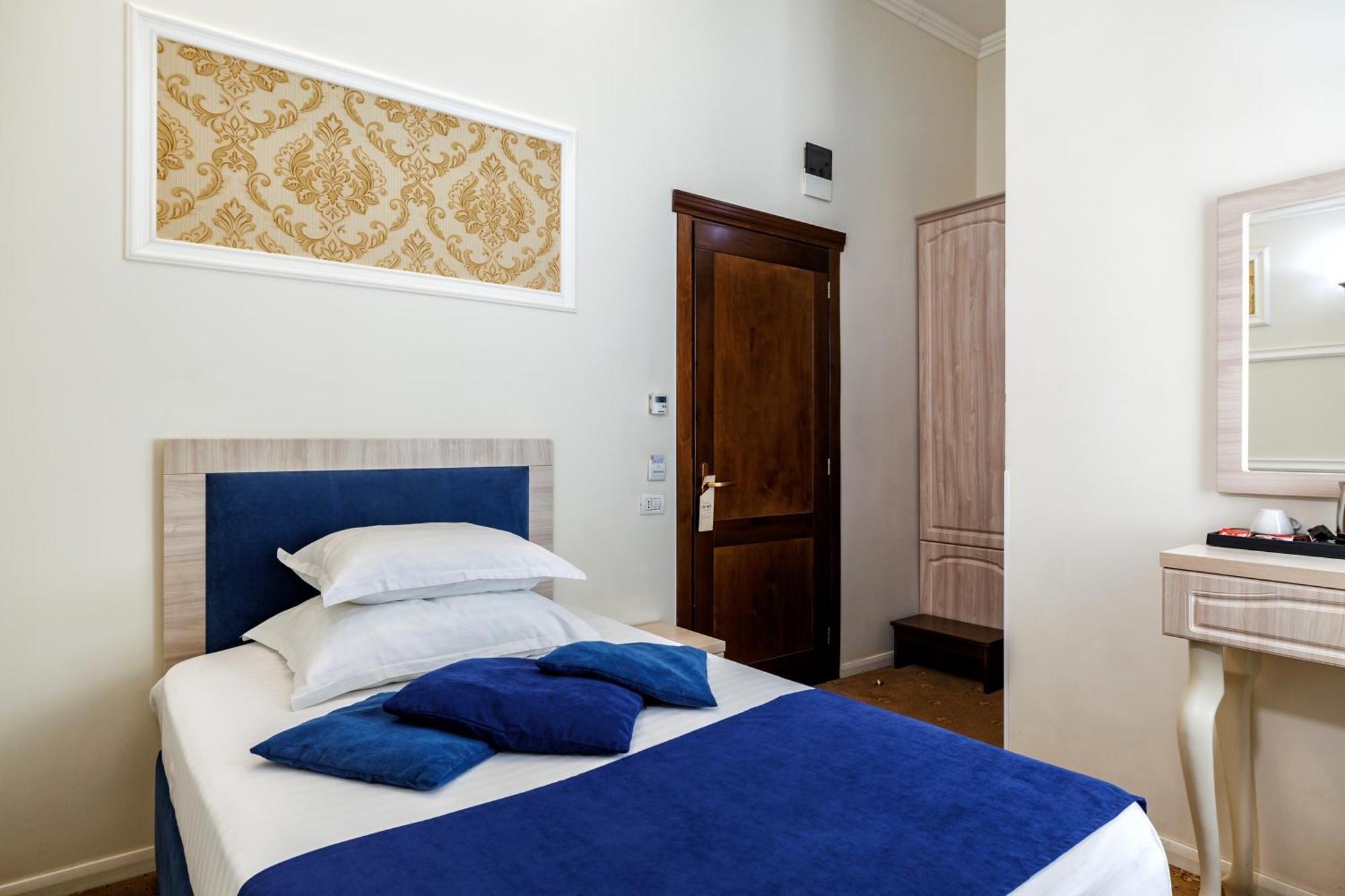 La Strada Boutique Villa Pitesti Bagian luar foto
