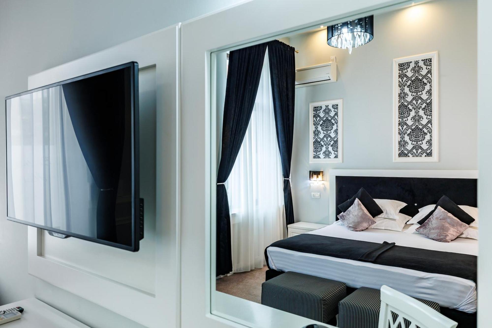 La Strada Boutique Villa Pitesti Bagian luar foto
