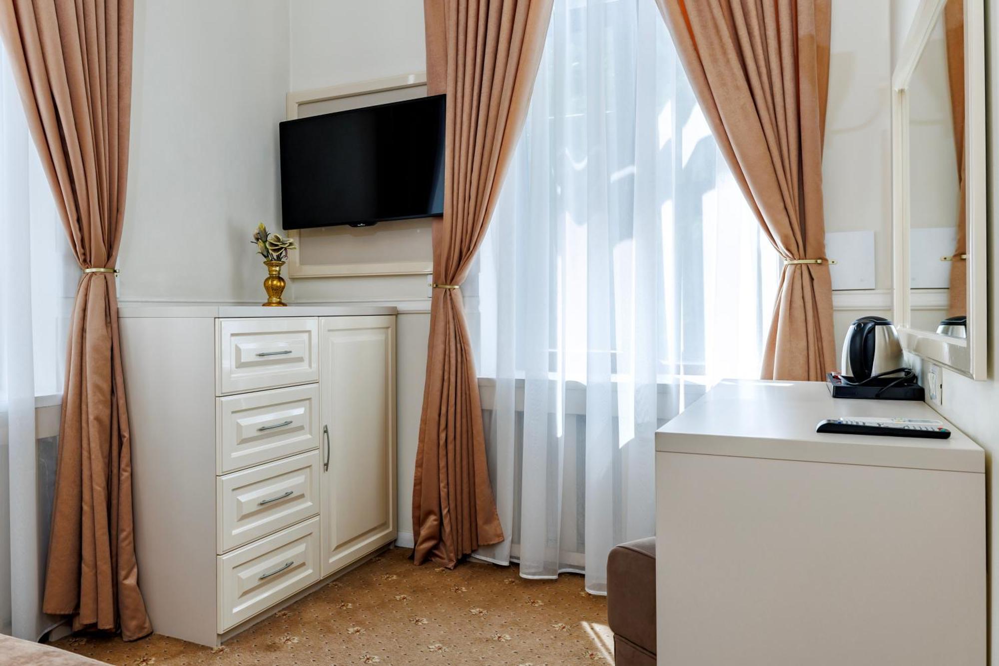 La Strada Boutique Villa Pitesti Bagian luar foto