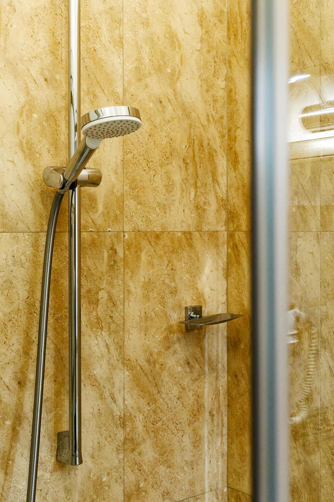 La Strada Boutique Villa Pitesti Bagian luar foto