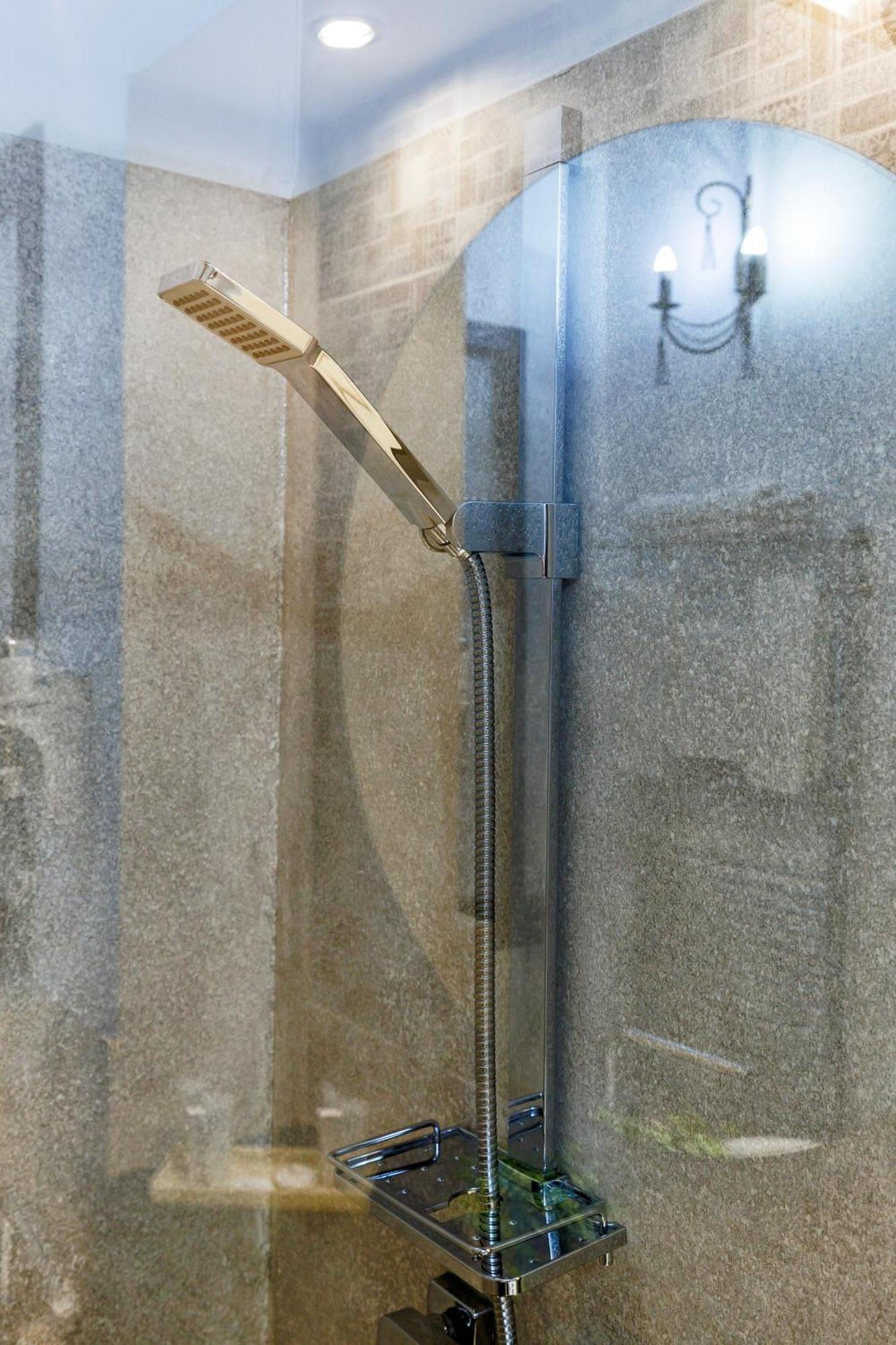 La Strada Boutique Villa Pitesti Bagian luar foto