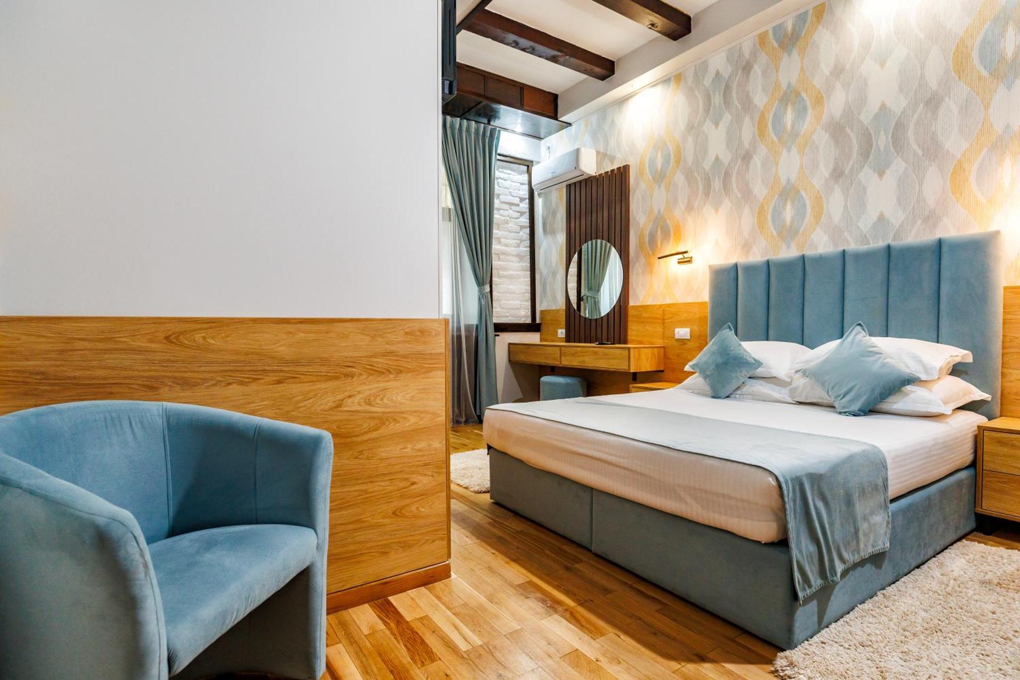 La Strada Boutique Villa Pitesti Bagian luar foto