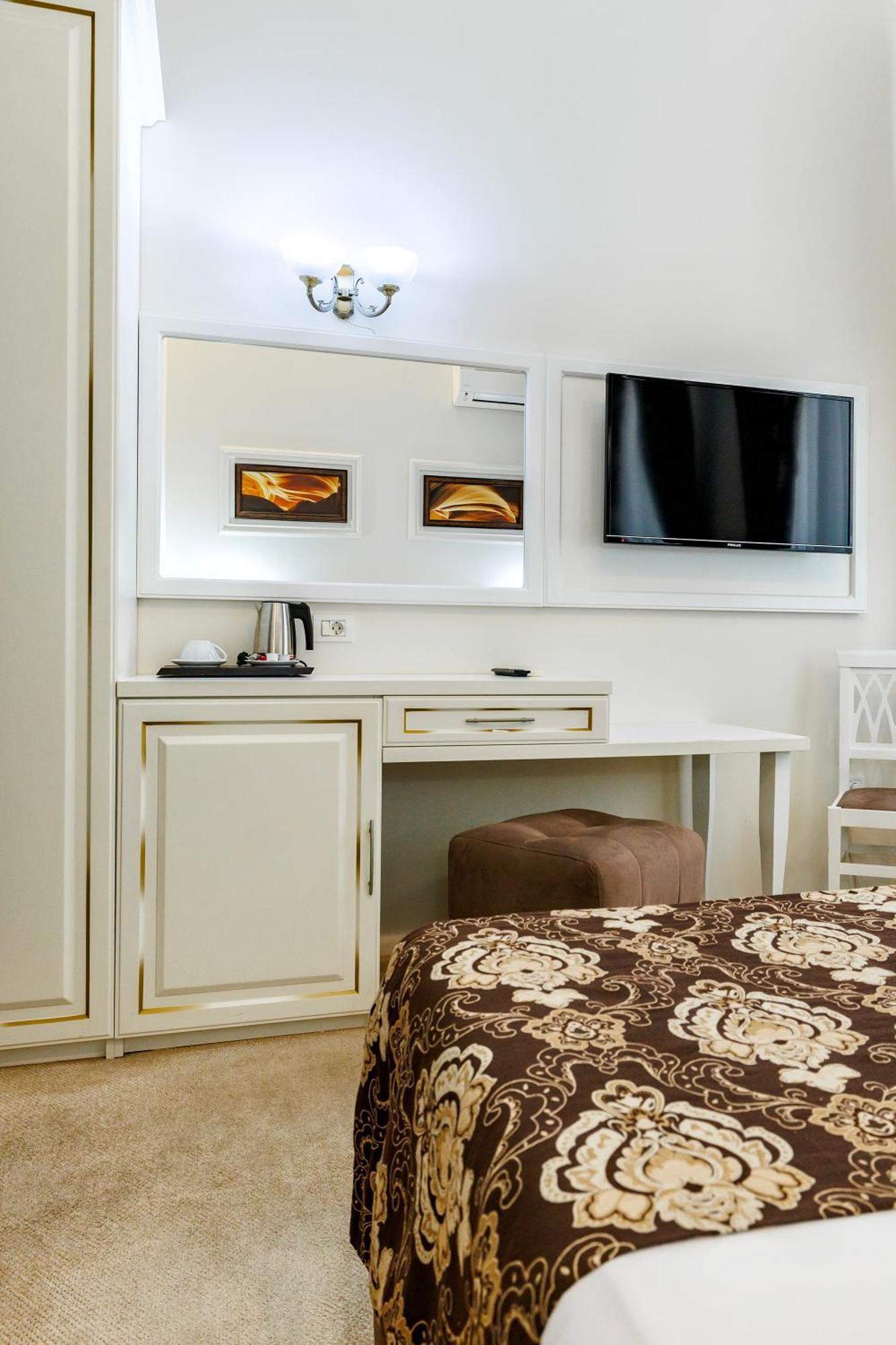 La Strada Boutique Villa Pitesti Bagian luar foto