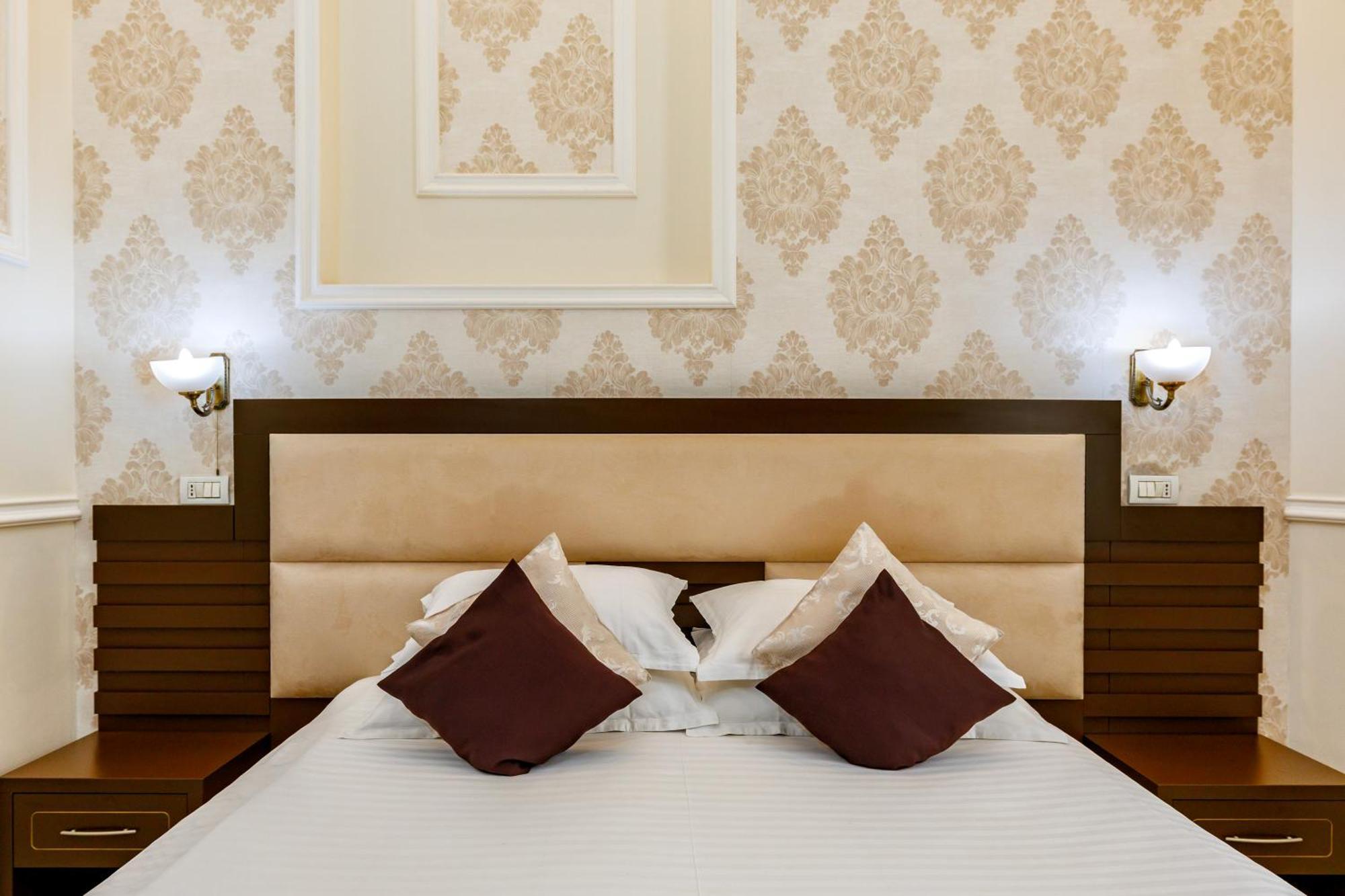 La Strada Boutique Villa Pitesti Bagian luar foto